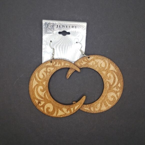 Boho wood Crescent moon earings - Picture 3 of 3